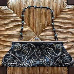 Dynamic Vintage Change Purse W/ A Beaded Strap